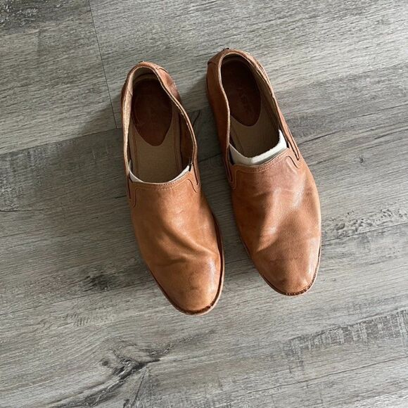 Trask Ali Camel Italian Washed Sheepskin Flats - Picture 3 of 14